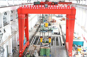 320噸龍門吊通過驗(yàn)收